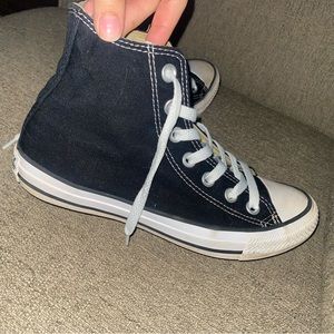 Black hightop converse